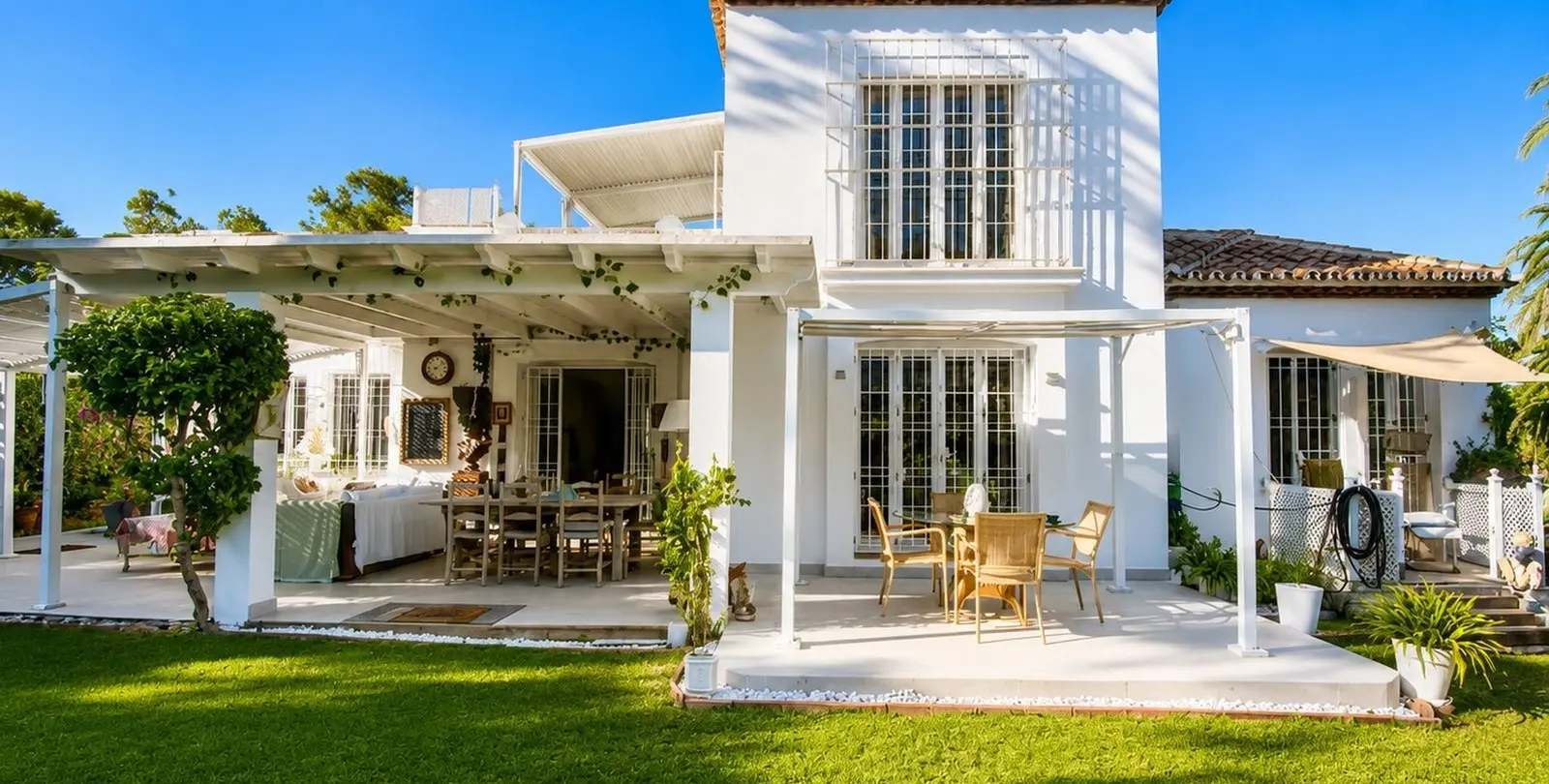 Sale of detached villa in Benamara 2