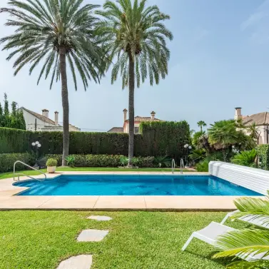 Venta de villa independiente en San Pedro de Alcántara