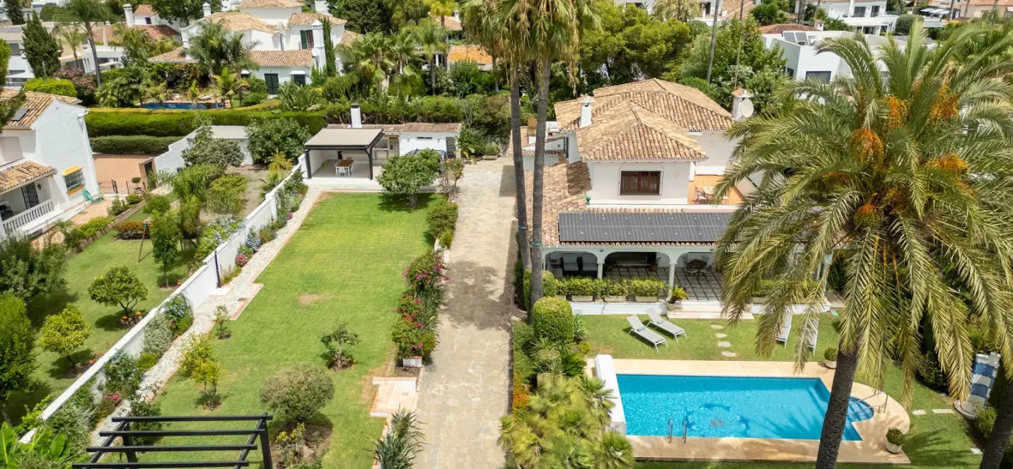 Продажа  отдельно стоящей виллы в San Pedro de Alcántara 0