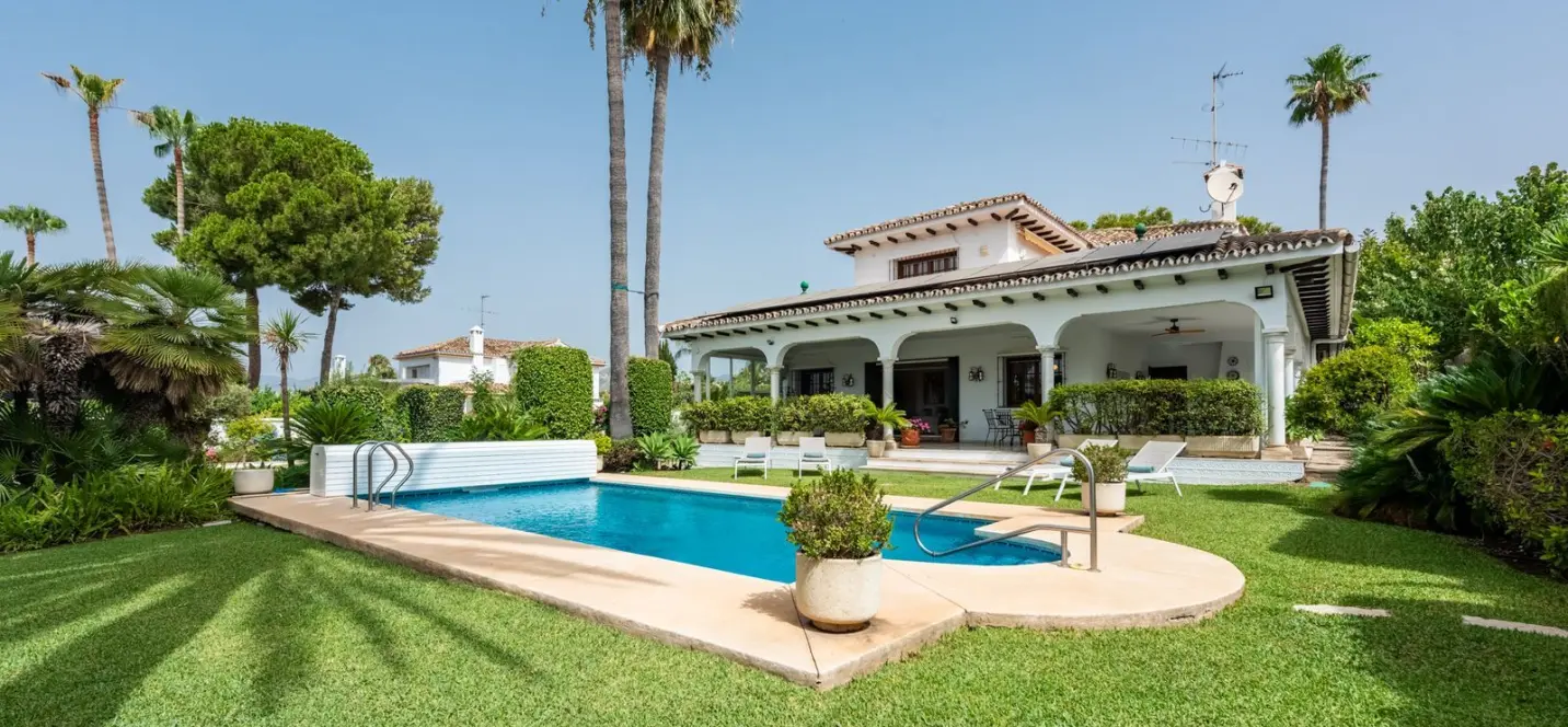 Продажа  отдельно стоящей виллы в San Pedro de Alcántara 1
