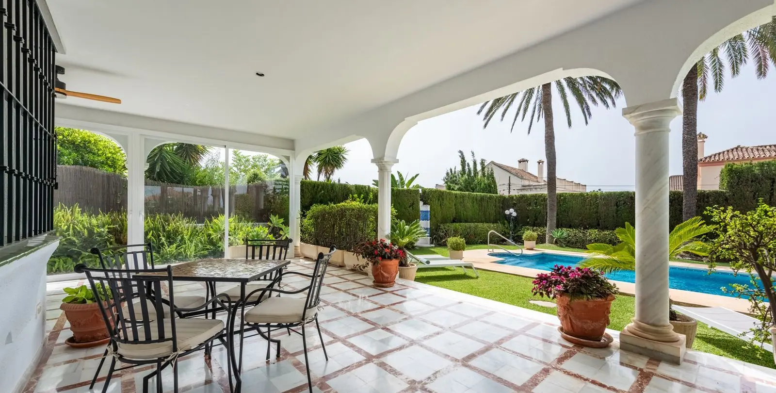 Продажа  отдельно стоящей виллы в San Pedro de Alcántara 13