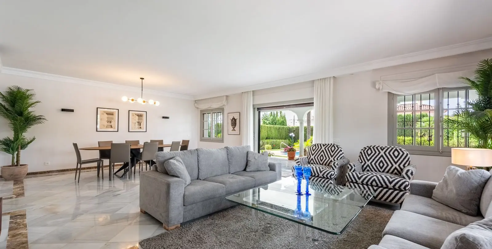 Продажа  отдельно стоящей виллы в San Pedro de Alcántara 17