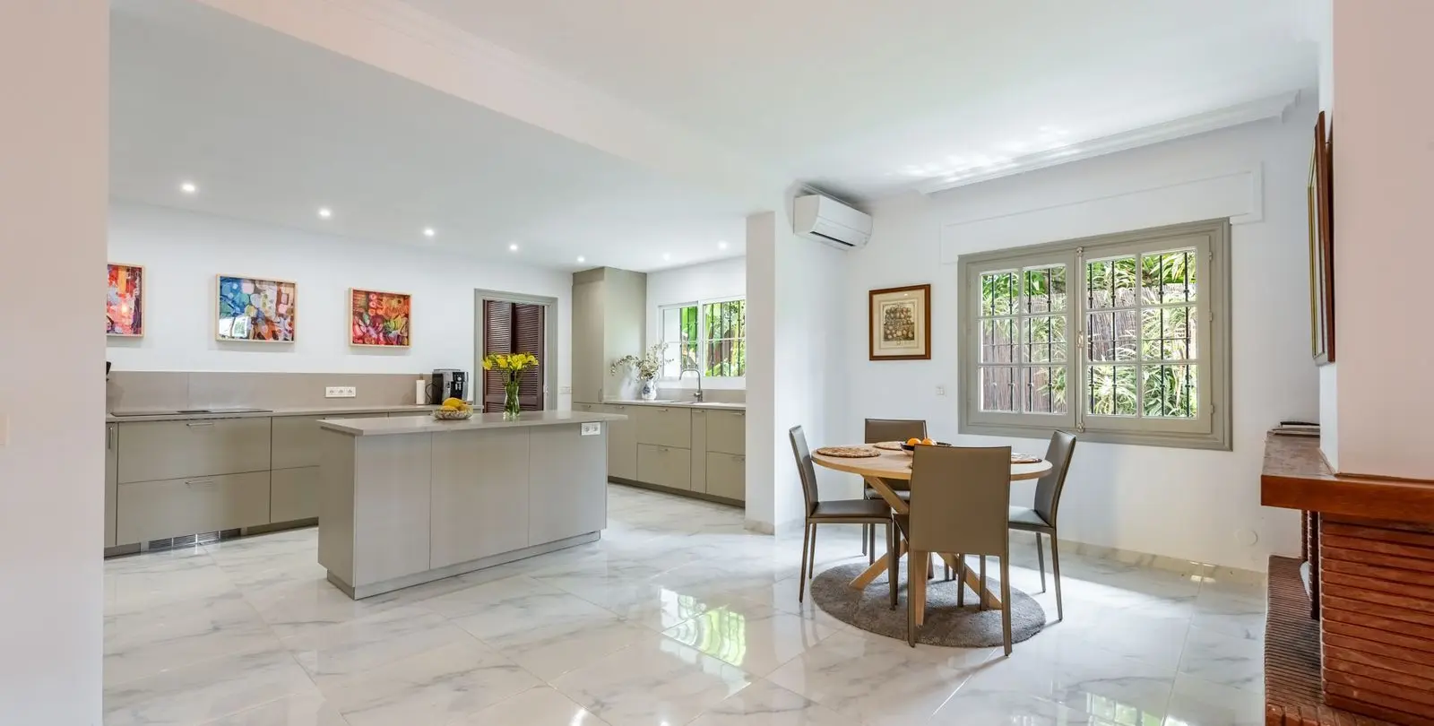 Продажа  отдельно стоящей виллы в San Pedro de Alcántara 22