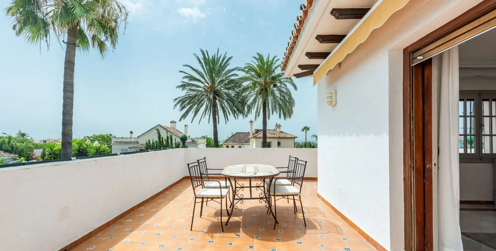 Продажа  отдельно стоящей виллы в San Pedro de Alcántara 32