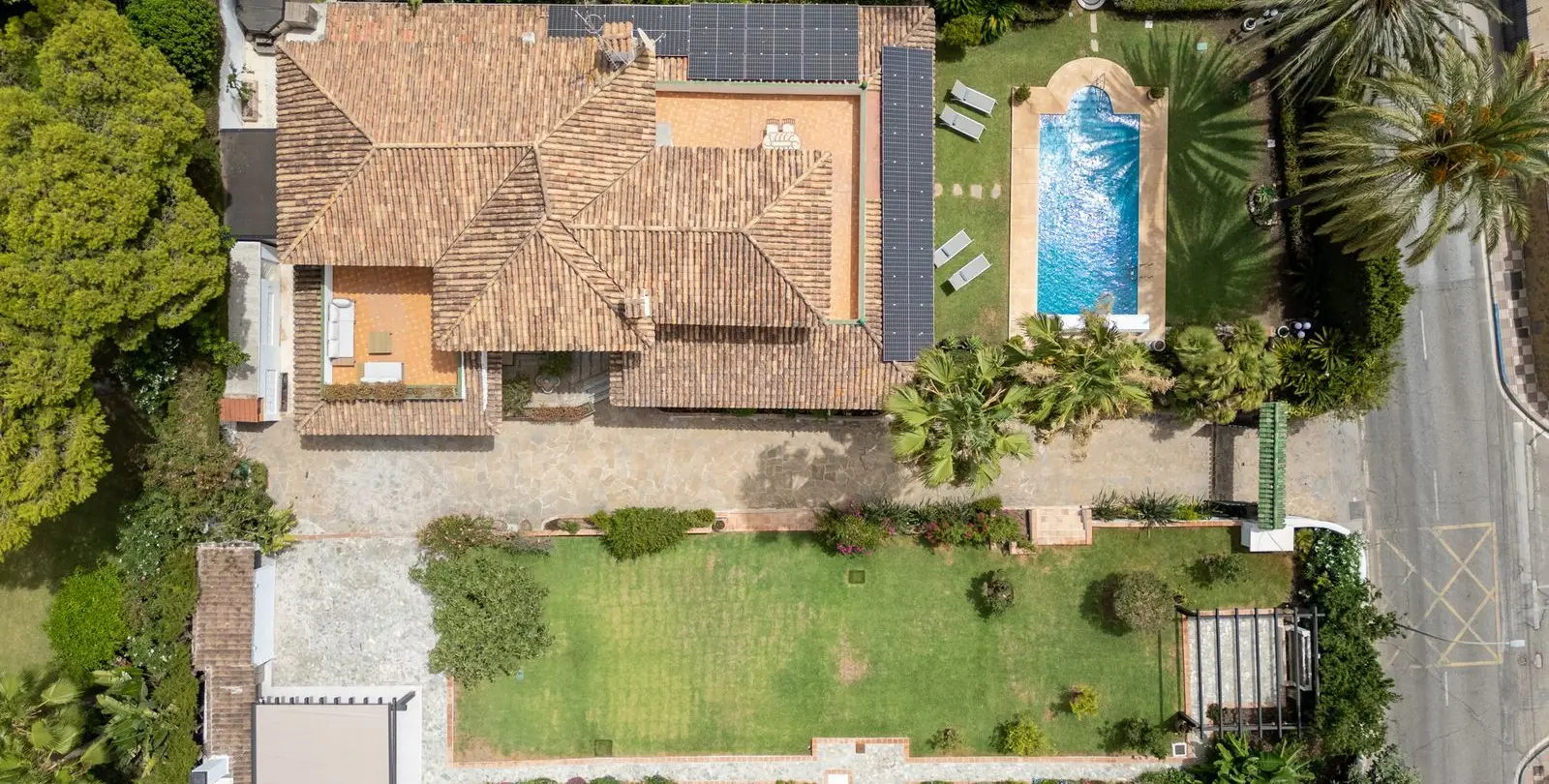 Продажа  отдельно стоящей виллы в San Pedro de Alcántara 46
