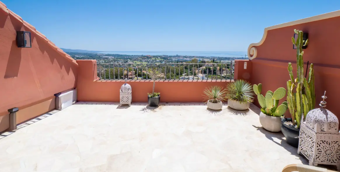 Venta de ático dúplex en Benahavís 3