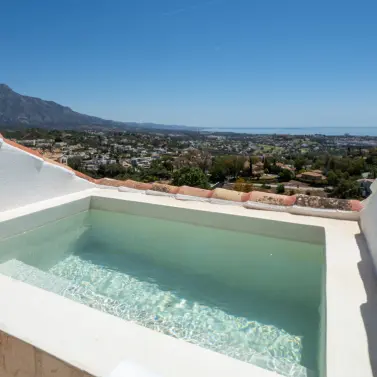 Venta de ático dúplex en Benahavís