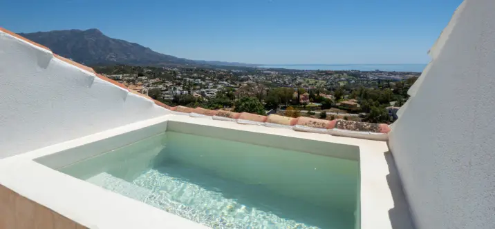 Venta de ático dúplex en Benahavís 4