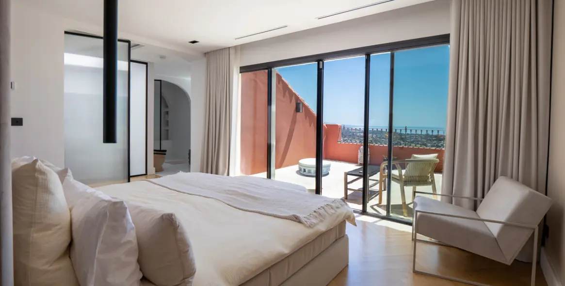 Venta de ático dúplex en Benahavís 8