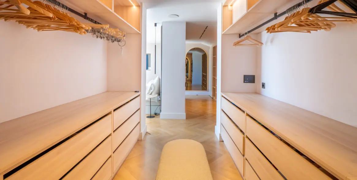 Venta de ático dúplex en Benahavís 10