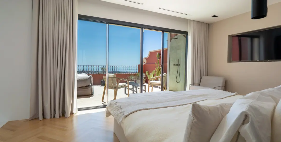 Venta de ático dúplex en Benahavís 22