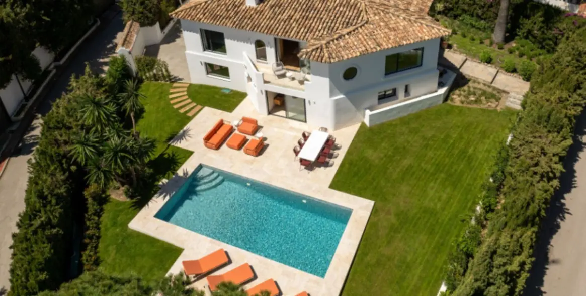 Venta de villa independiente en Nueva Andalucía 12