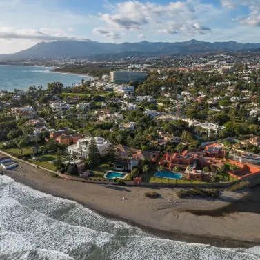 Venta de villa independiente en Estepona