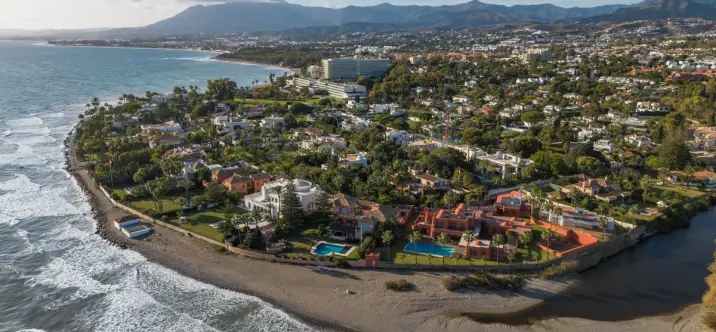 Venta de villa independiente en Estepona 0