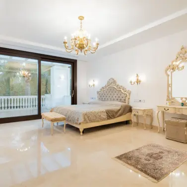 Venta de villa independiente en Estepona