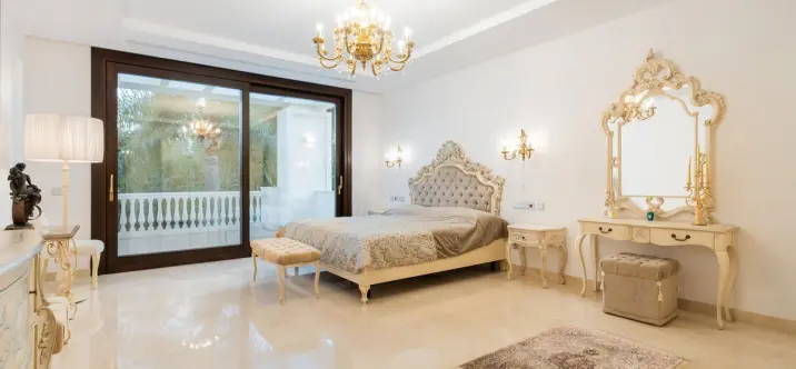 Venta de villa independiente en Estepona 4