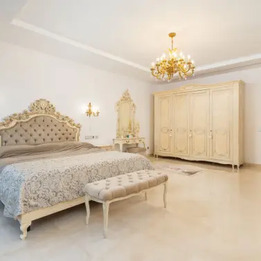 Venta de villa independiente en Estepona
