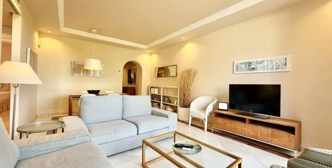 Долгосрочная аренда двухуровневого пентхауса в Elviria 4