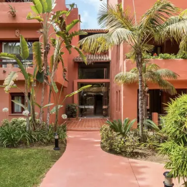 Alquiler a largo plazo de ático dúplex en Elviria