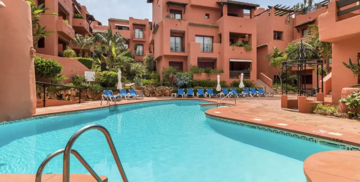 Долгосрочная аренда двухуровневого пентхауса в Elviria 7