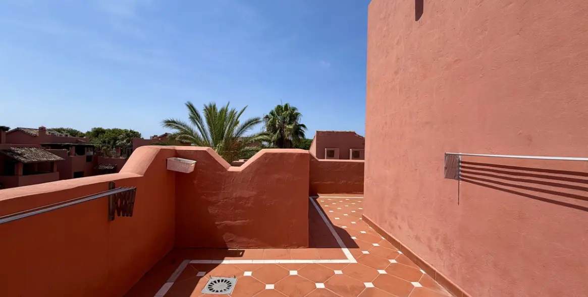 Долгосрочная аренда двухуровневого пентхауса в Elviria 13