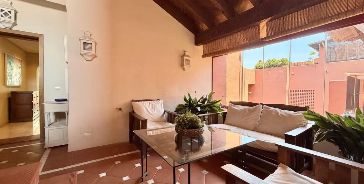 Долгосрочная аренда двухуровневого пентхауса в Elviria 16