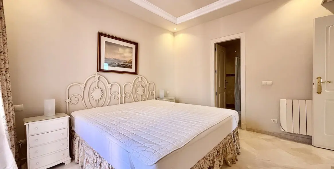 Долгосрочная аренда двухуровневого пентхауса в Elviria 18