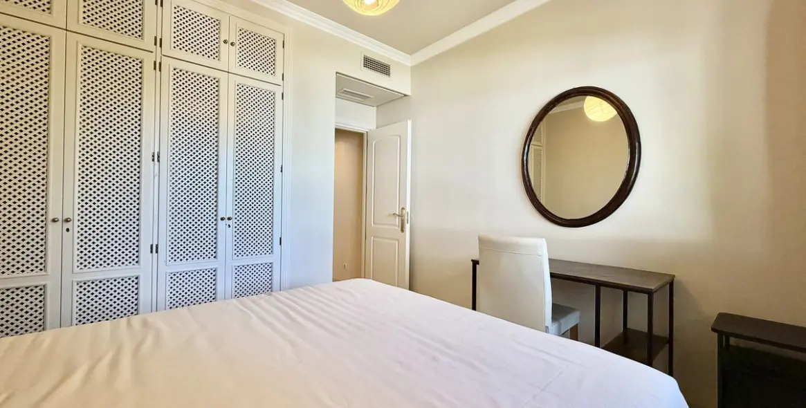 Долгосрочная аренда двухуровневого пентхауса в Elviria 25