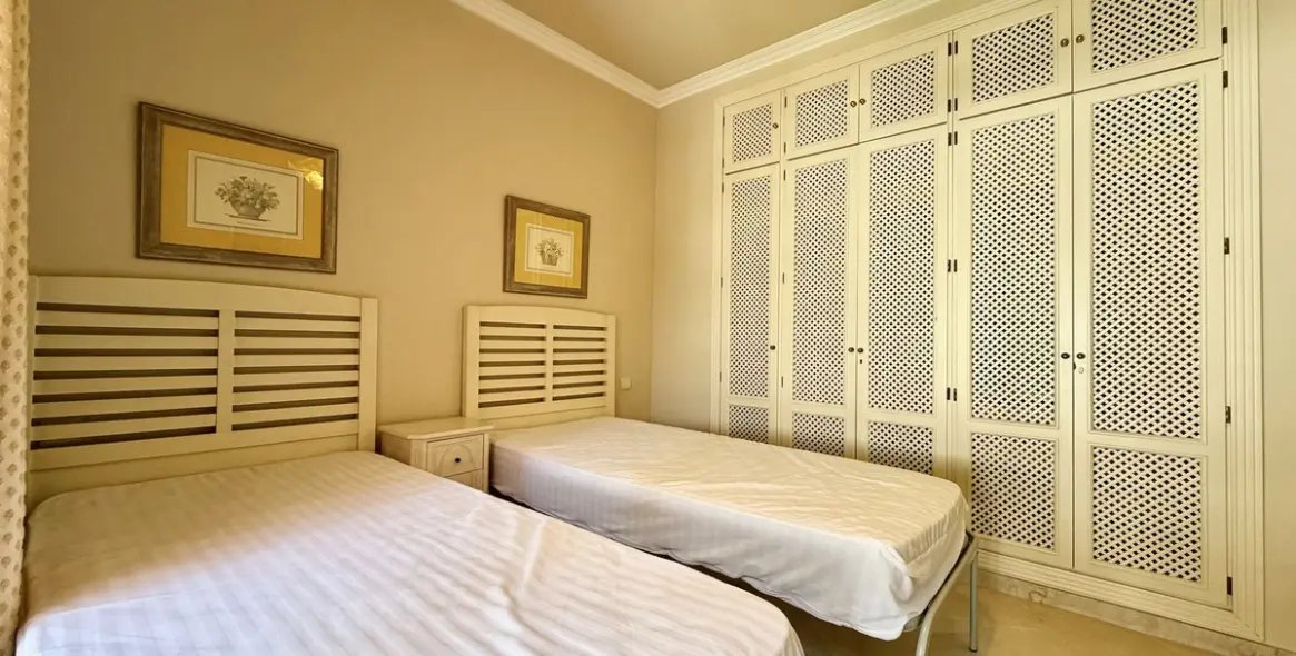 Долгосрочная аренда двухуровневого пентхауса в Elviria 31