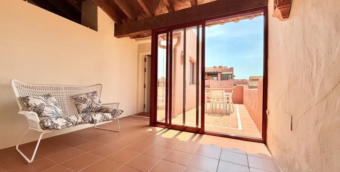 Долгосрочная аренда двухуровневого пентхауса в Elviria 49
