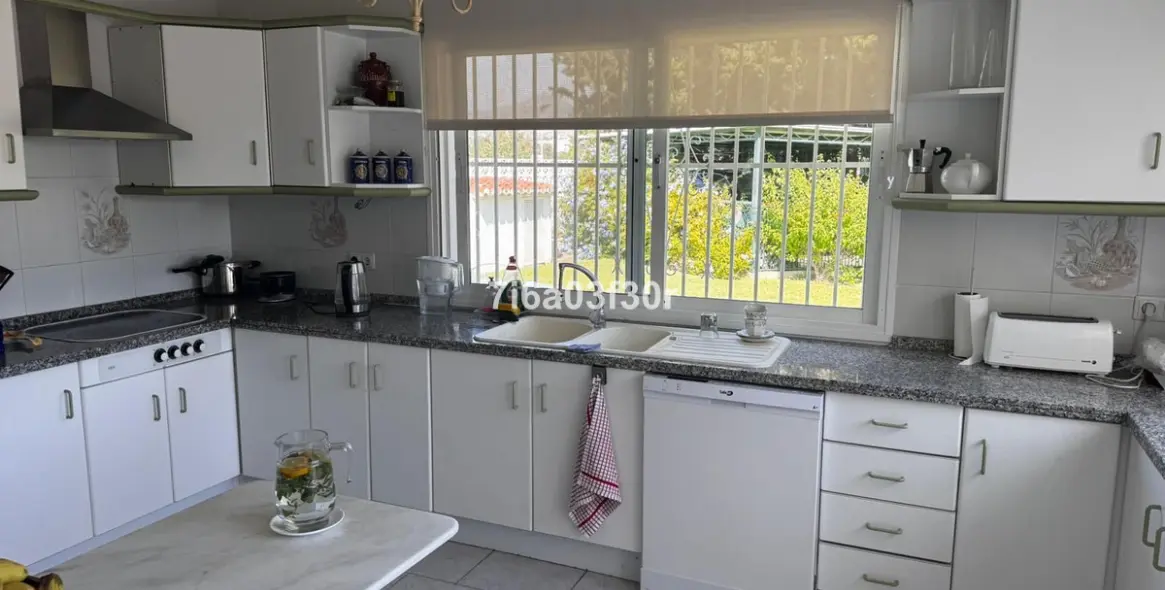 Long-term rent of detached villa in Guadalmina Alta 4