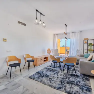 Alquiler a largo plazo de ático dúplex en Elviria