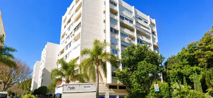 Продажа апартаментов на среднем этаже в Marbella 0