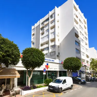 Продажа апартаментов на среднем этаже в Marbella