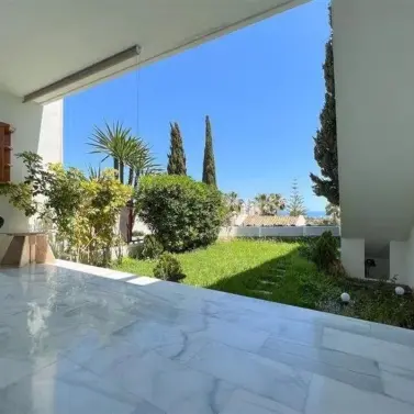 Sale of townhouse in Calahonda