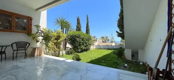 Sale of townhouse in Calahonda 0