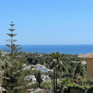 Sale of townhouse in Calahonda