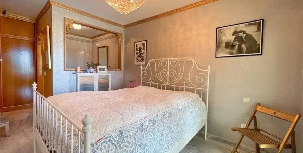 Sale of townhouse in Calahonda 17