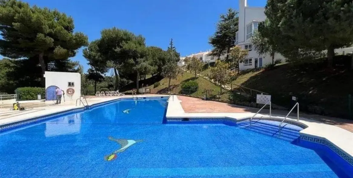 Sale of townhouse in Calahonda 22