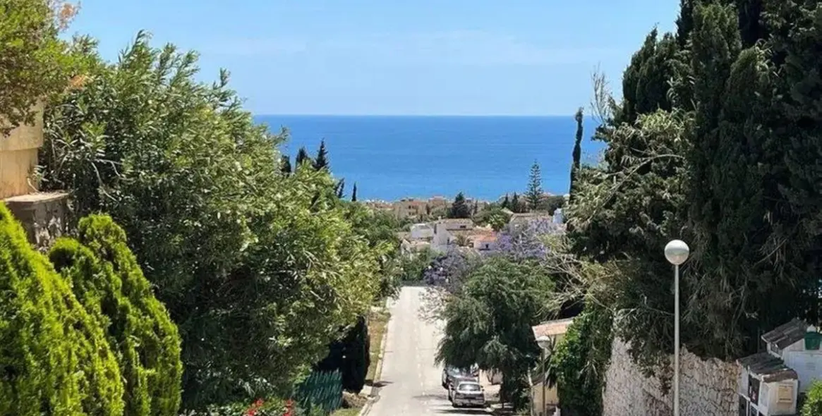 Sale of townhouse in Calahonda 28