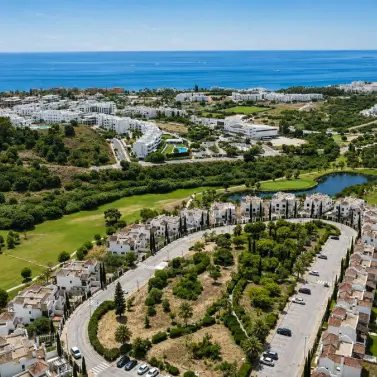 Продажа  отдельно стоящей виллы в Estepona