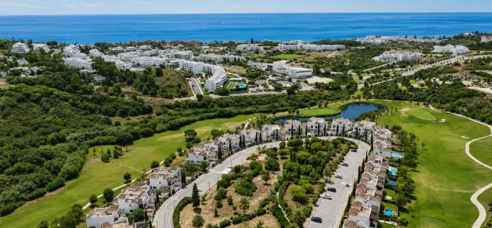 Продажа  отдельно стоящей виллы в Estepona 1