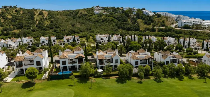 Продажа  отдельно стоящей виллы в Estepona 3