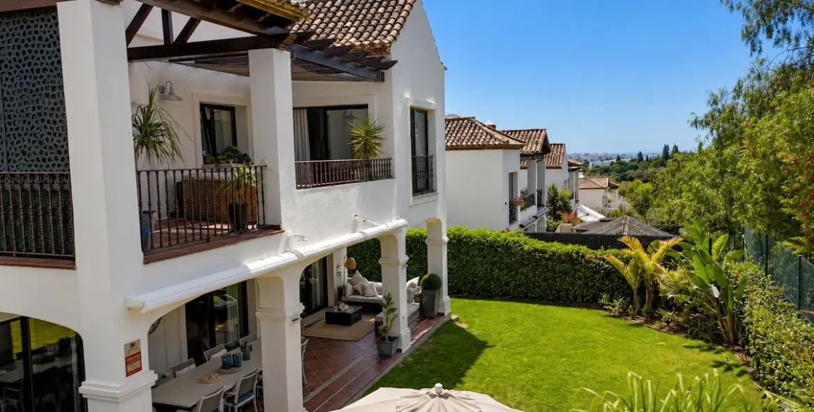 Sale of detached villa in Estepona 5