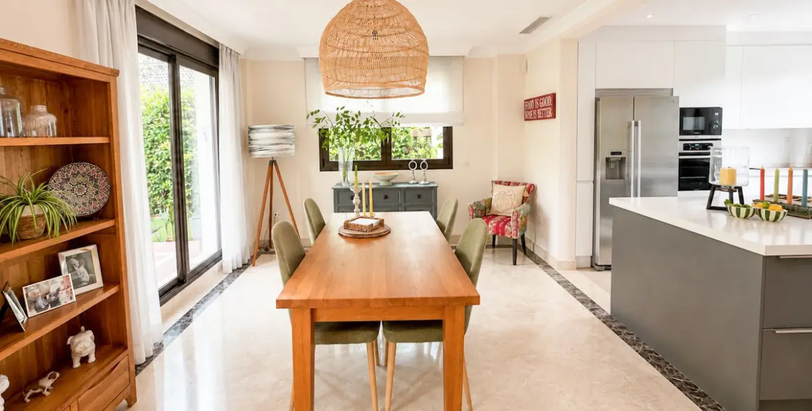 Sale of detached villa in Estepona 9