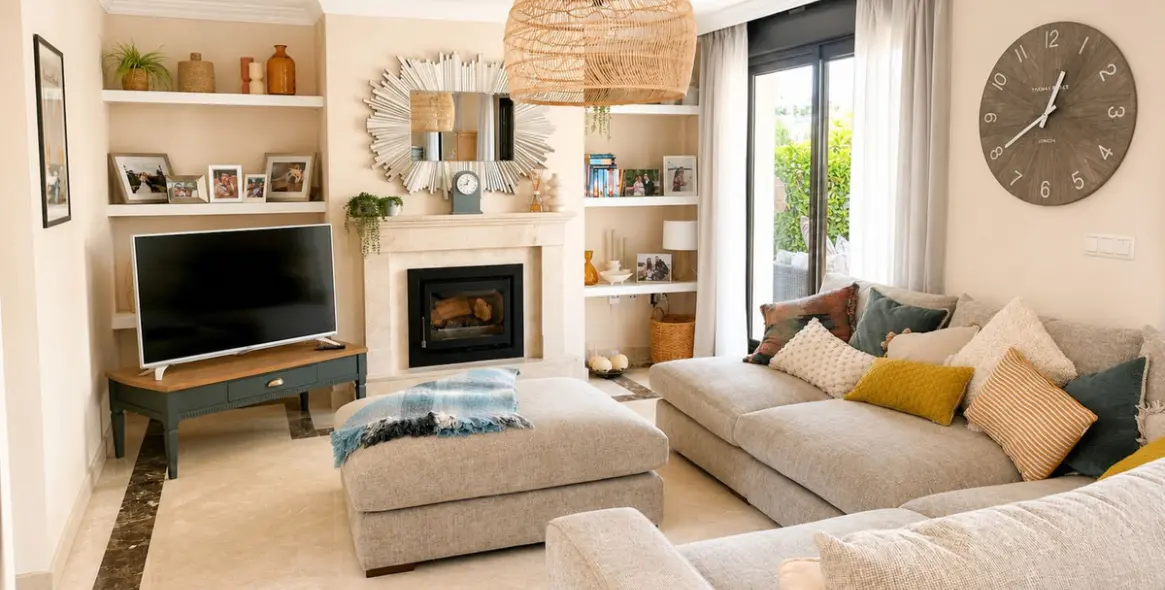 Sale of detached villa in Estepona 11