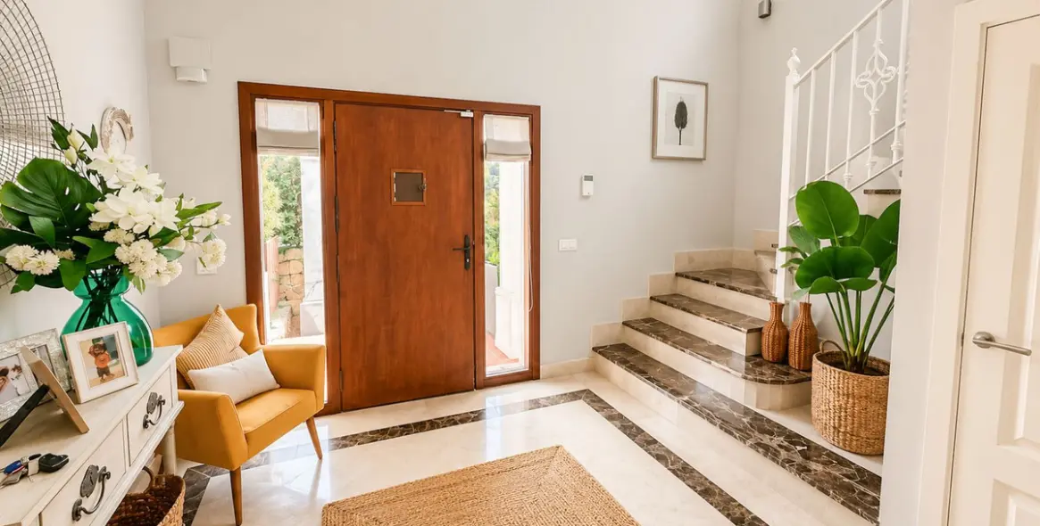 Sale of detached villa in Estepona 12