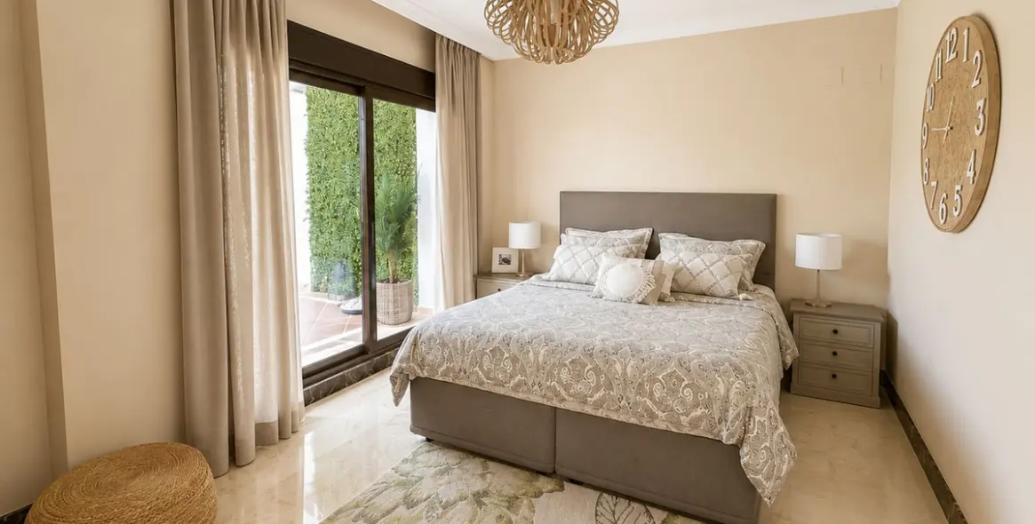 Sale of detached villa in Estepona 19