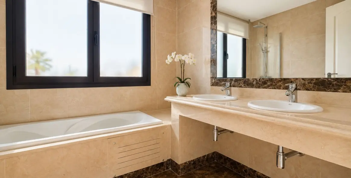 Sale of detached villa in Estepona 20