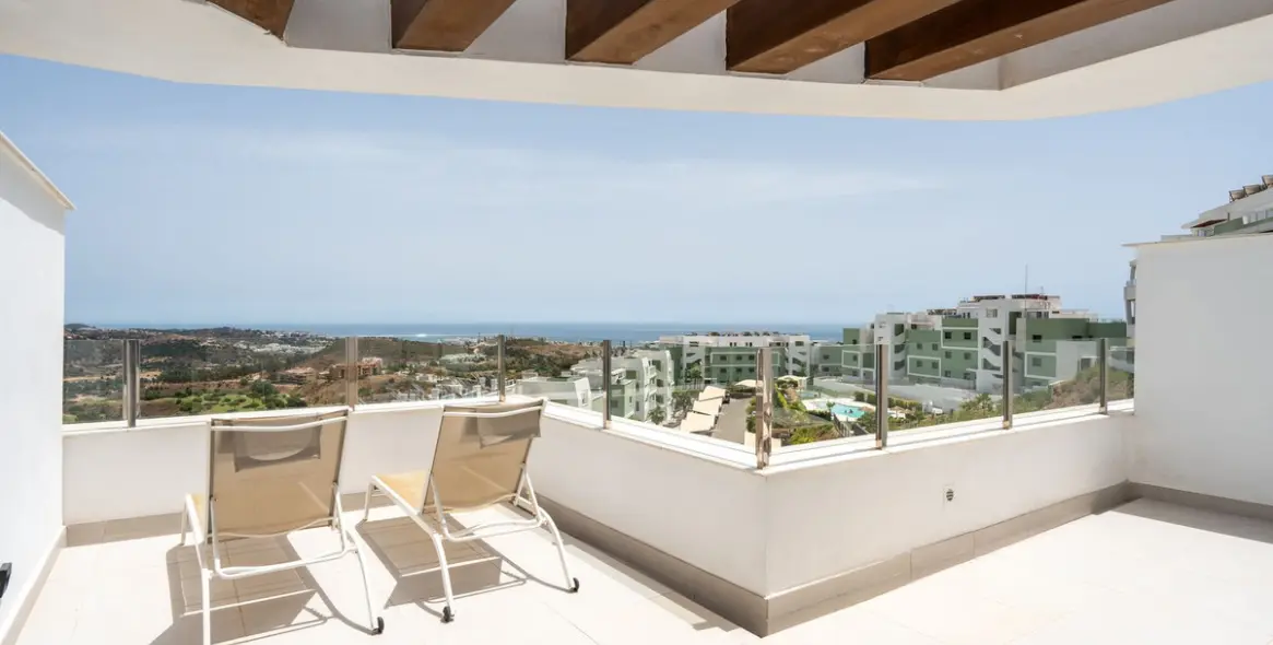 Продажа двухуровневых апартаментов в La Cala de Mijas 20